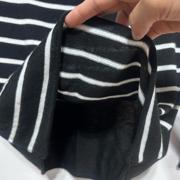 Smart Set Black White Stripes Lightweight Kitten Comfy Sweater Size XS - Picture 5 of 9